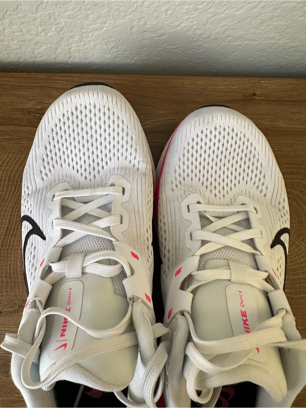 Nike White & Pink Women’s ComfyRide Running Sneakers with Black Swoosh QUEST 6 - Picture 10 of 11